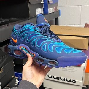 Nike Men's Vibrant Blue and Orange Sneakers